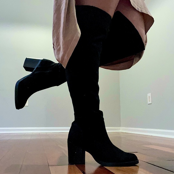 Black Knee High Boots Size 8 1/2 - Picture 1 of 3